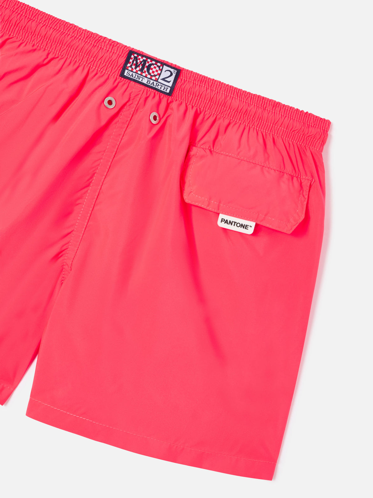 Short de bain léger rouge fluo pour garçon Lighting Pantone | PANTONE® SPECIAL EDITION