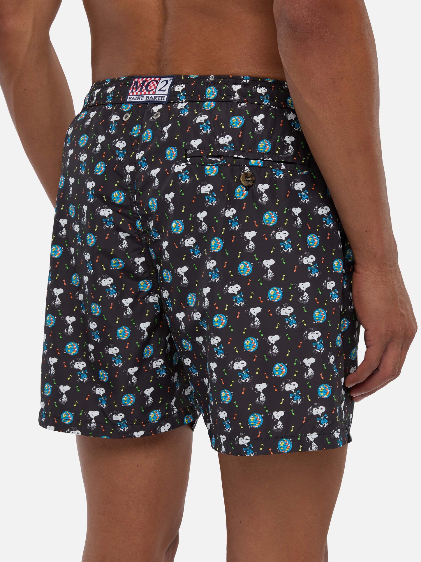 Man light fabric swim shorts with Snoopy print| Peanuts® Special Edition