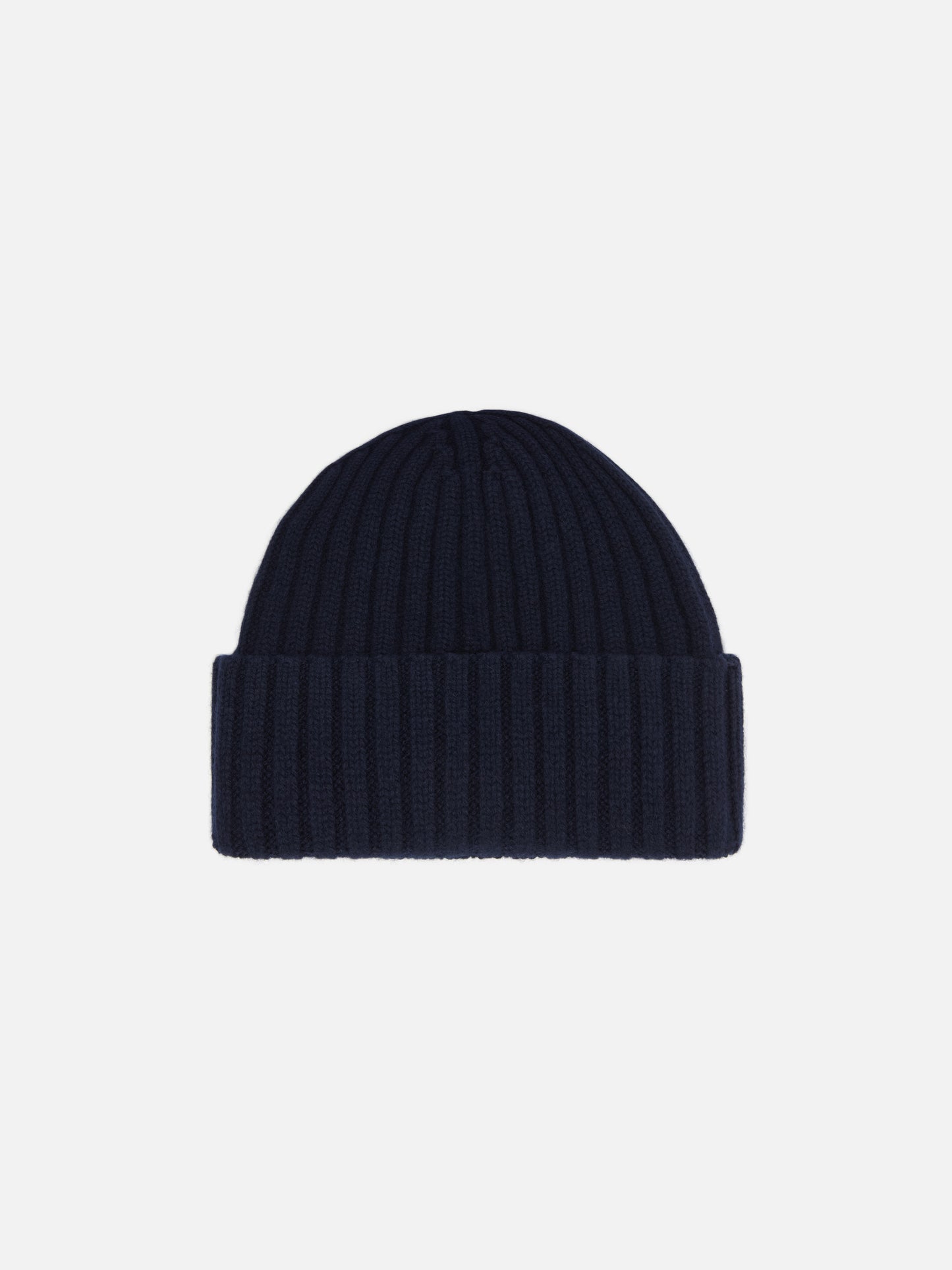 Wengen-Mütze in Marineblau mit St.-Barth-Stickerei am Umschlag