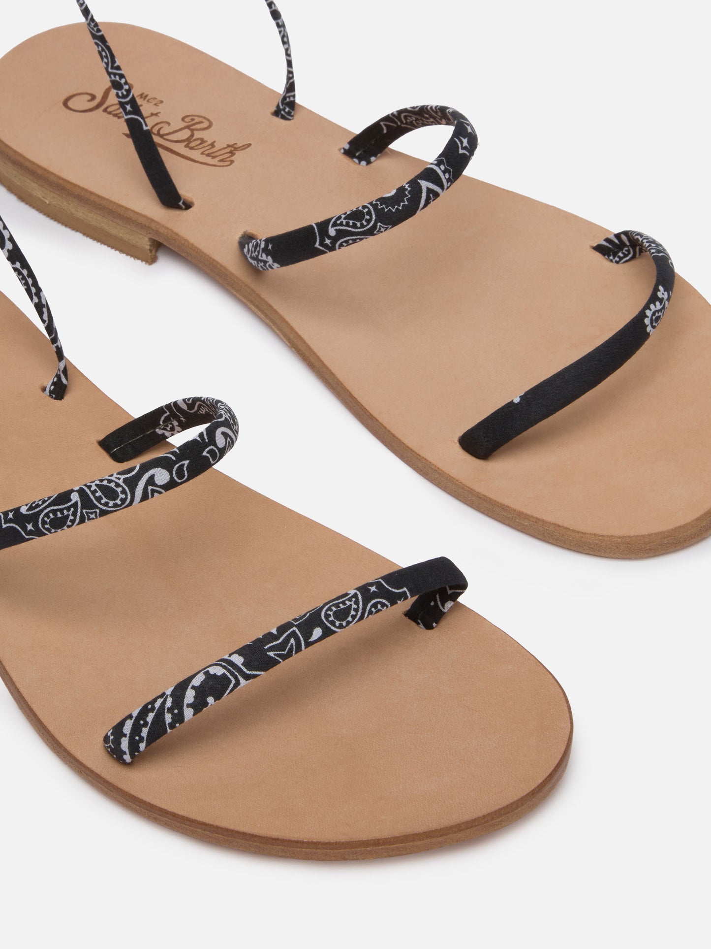 Wrap Flat Sandals con stampa bandana