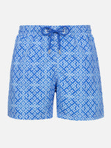 Man mid-length Gustavia swim-shorts with geometric majolica print