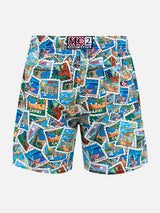 Costume da bagno uomo Gustavia lunghezza media con stampa mix di cartoline | EDIZIONE SPECIALE ALESSANDRO ENRIQUEZ
