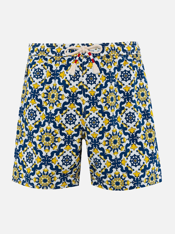 Man lightweight fabric swim-shorts Lighting 70 with majolica print