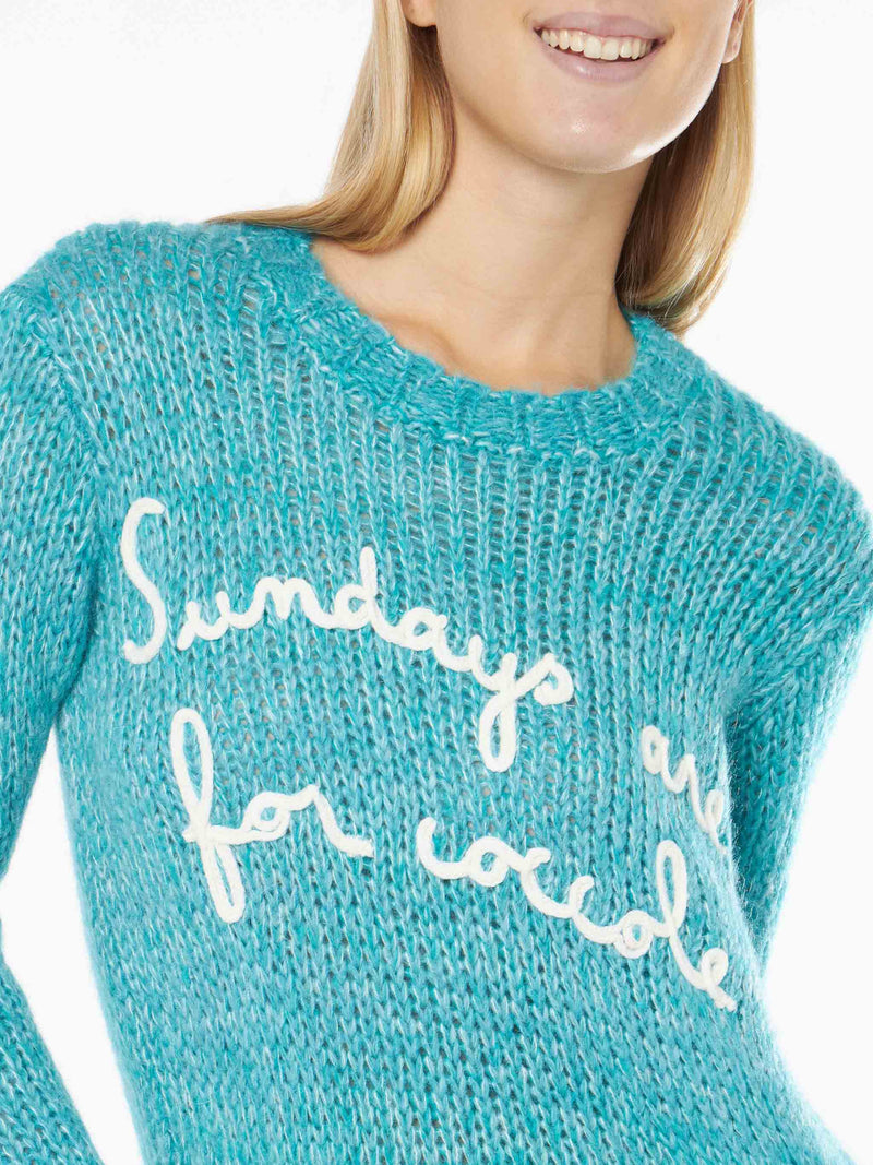 Weicher, kurz geschnittener Damenpullover mit Rundhalsausschnitt und „Sundays are for Coccole“-Stickerei