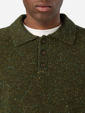 Polo in maglia Alfie verde militare in misto lana Donegal