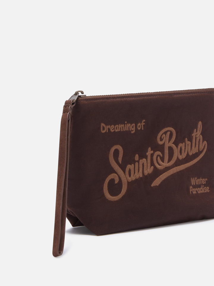Braune gewachste pochette aus Aline mit Logostickerei 