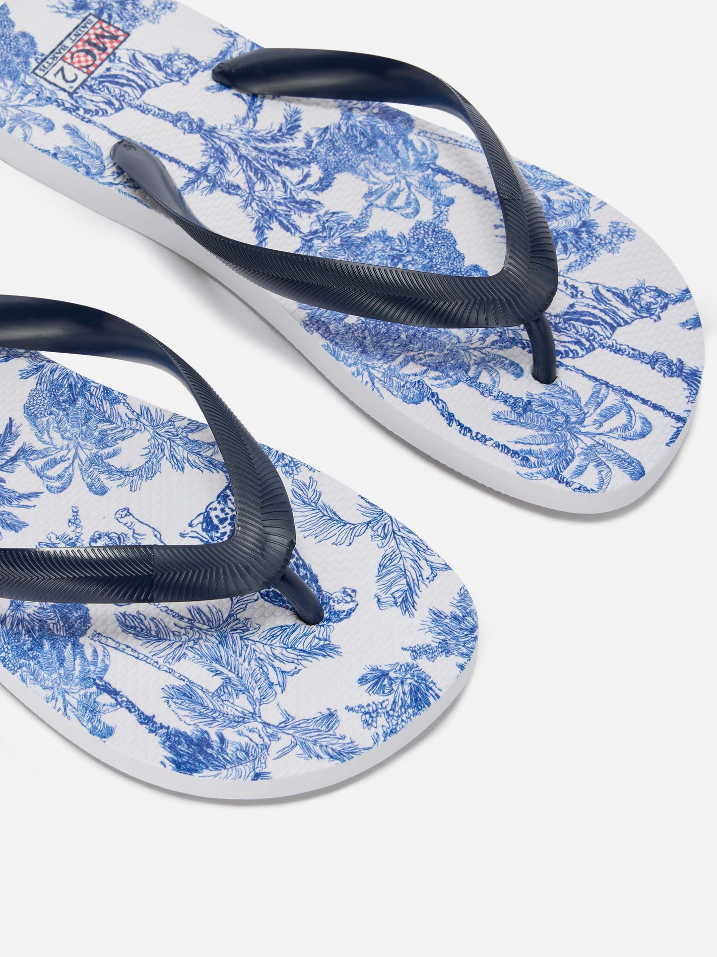 Alma rubber slip-on flip flops with Toile de Jouy print