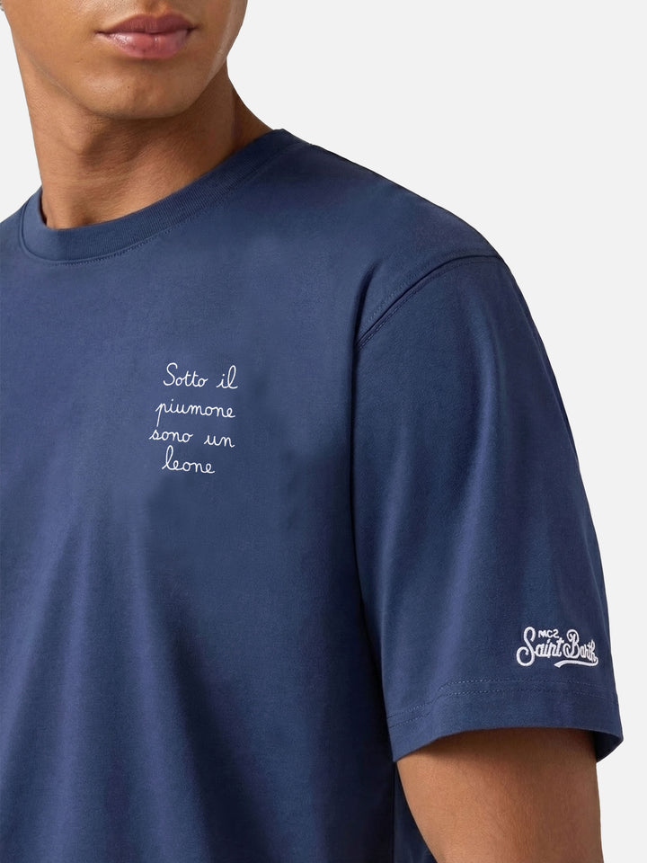 T-shirt Arnott in cotone blu con ricamo Sotto il Piumone sono un Leone