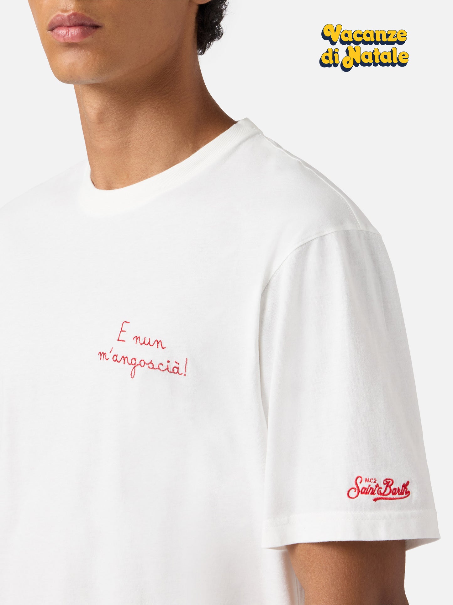 Arnott Warm Winter-Baumwoll-T-Shirt in Weiß mit E nun m'angoscià-Stickerei | VACANZE DI NATALE SPECIAL EDITION