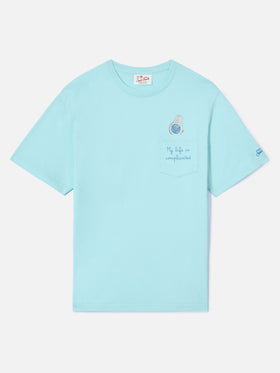 Camiseta Austin azul claro con bordado de reloj y My Life Is Complicated 