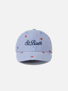 Baseball cap with visor in blue and white striped cotton with heart embroidery