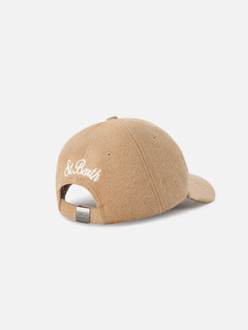 Cappello Baseball beige in feltro con ricamo paesaggio di montagna