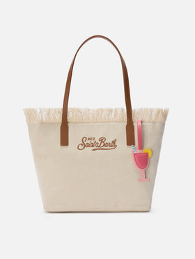 Bag charm a forma di cocktail in pelle liscia con targhetta logo