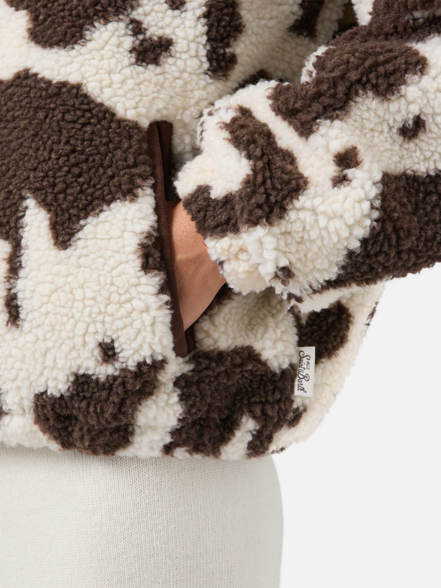 Bercy Teddyjacke mit Kuhmuster und Details aus Wildlederimitat