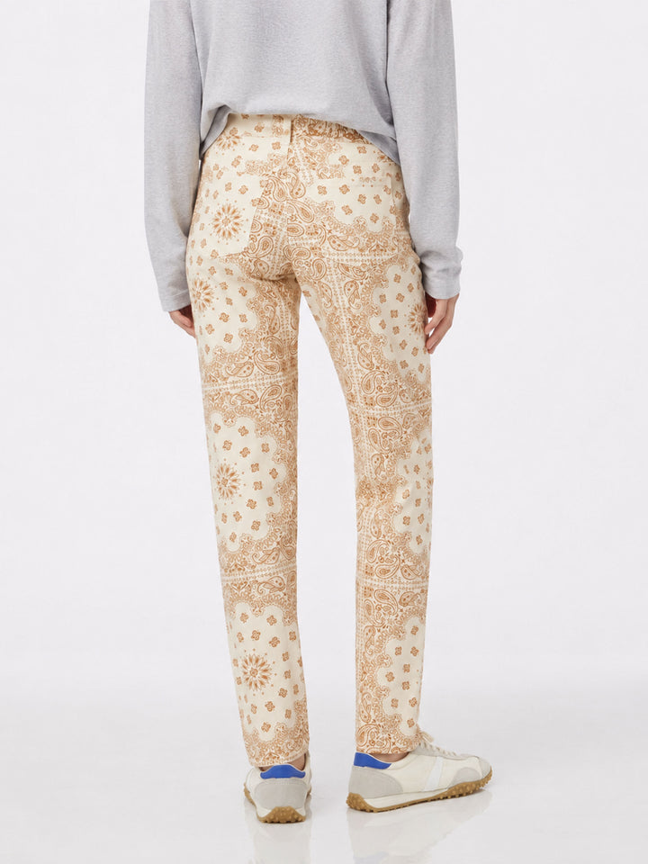 Belleville Denimhose in Off-White mit Bandana-Print 