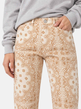 Belleville Denimhose in Off-White mit Bandana-Print 