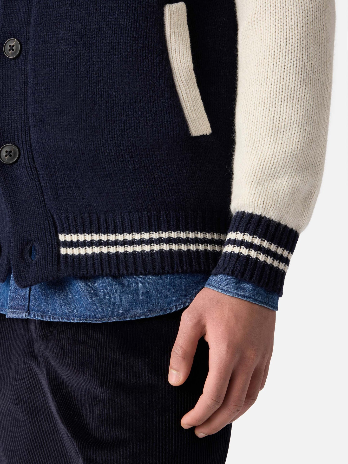 Marineblaue Strickbomberjacke im College-Stil von Benjamin