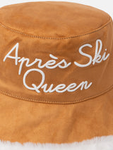 Double-face bucket hat with Après Ski Queen embroidery and furry details