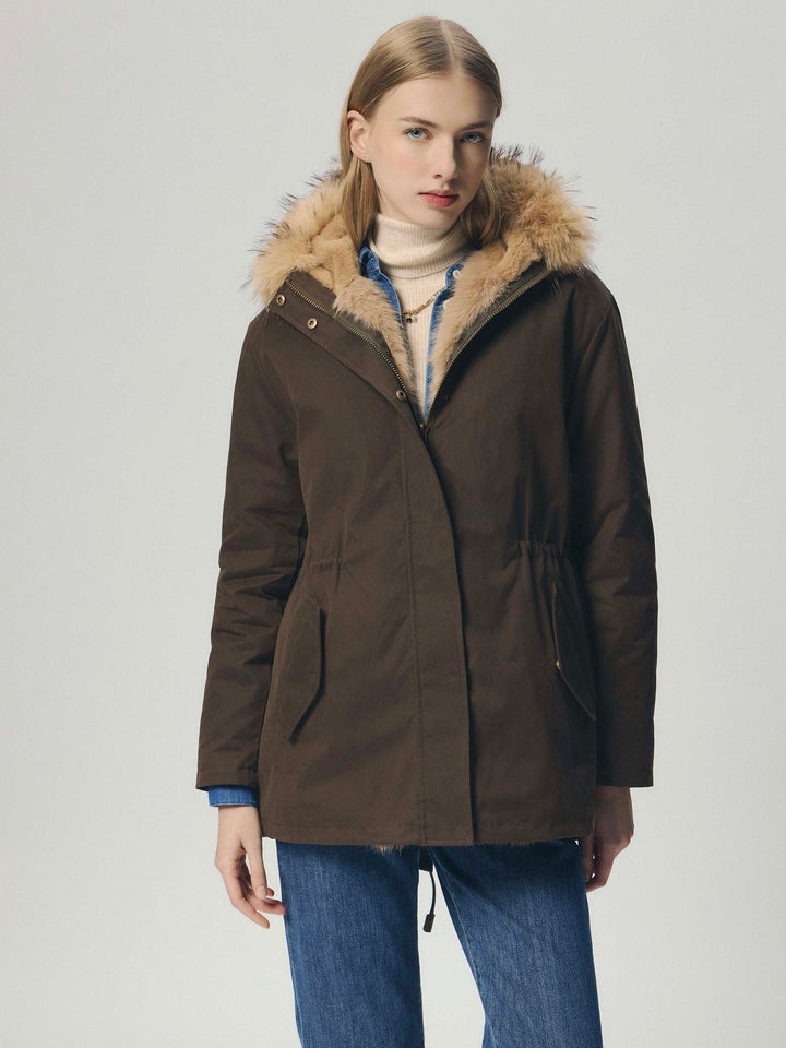 Parka encerada Brenna de mezcla de algodón verde militar con capucha de pelo sintético 