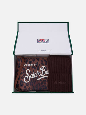 Pochette with leopard print and brown beanie set