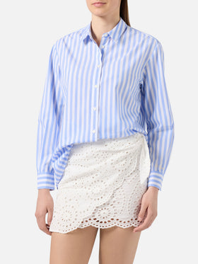Camicia Brigitte in cotone a righe azzurre con ricamo Bollicine Please!
