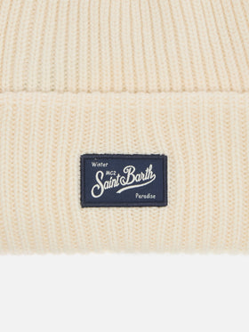 Berretto bianco a coste Berry con patch Saint Barth

