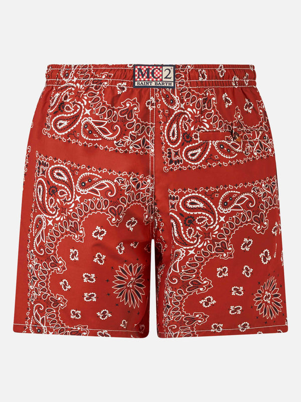 Herren-Badeshorts mit Bandana-Print