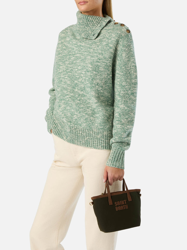 Mini City Tasche in Military Green aus gewachstem Material mit Logostickerei 