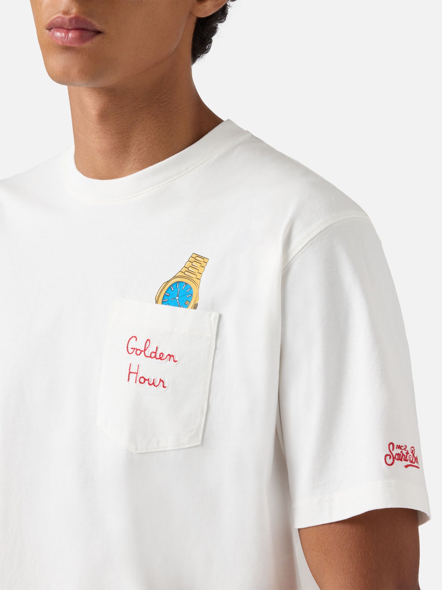 Connor Baumwoll-T-Shirt in Weiß mit goldener Stundenstickerei an der Brusttasche