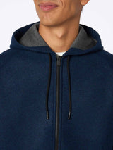 Man navy blue sweatshirt Carrel