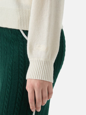 Weißer Danya-Rundhalspullover mit Cortina Habitué-Aufnäher