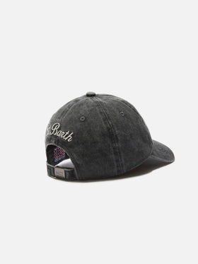 Cappellino Davis in denim nero con visiera e ricamo Business glass