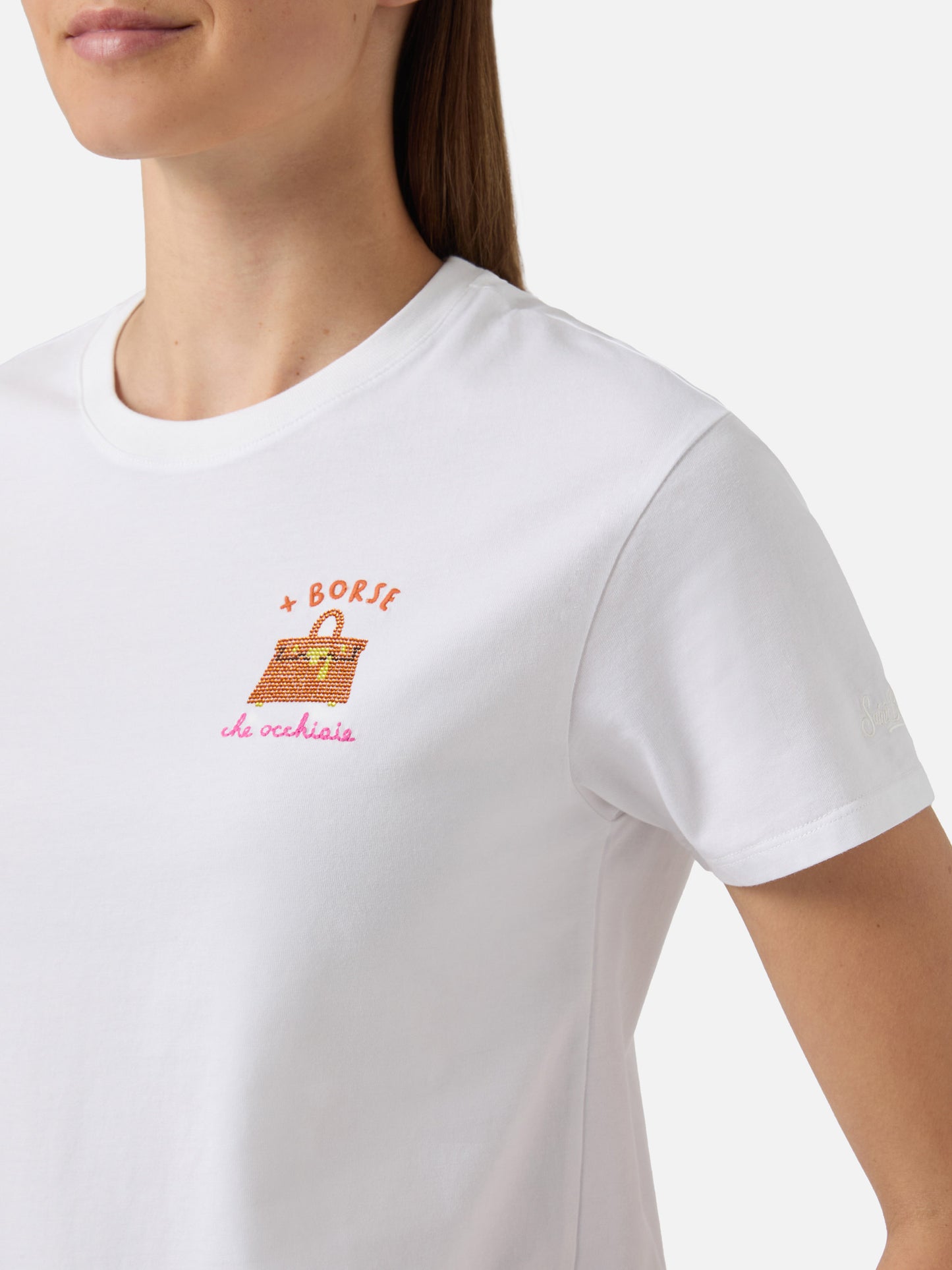 T-shirt Emilie bianca con ricamo + Borse che occhiaie e strass