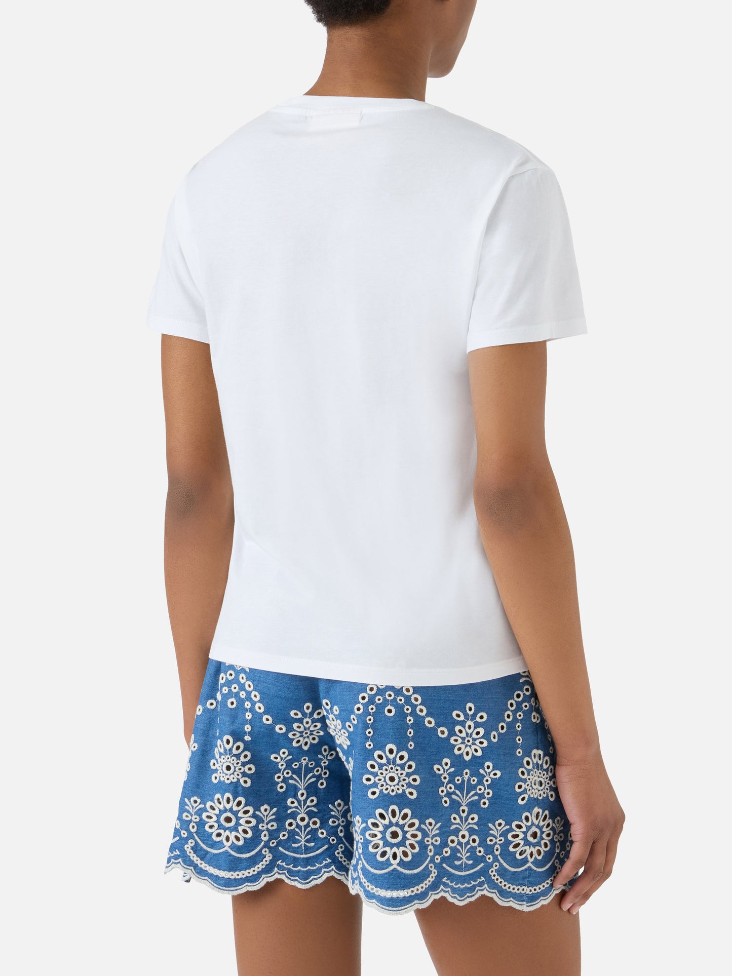 T-shirt Emilie bianca con ricamo Una vita equilibrata
