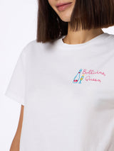 Weißes Damen-T-Shirt Emilie aus Baumwolljersey mit Rundhalsausschnitt und Stickerei „Bollicine Queen“