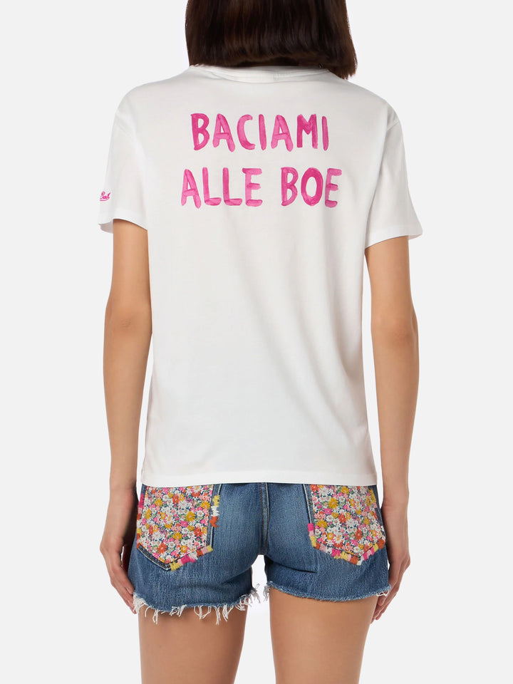 T-shirt girocollo in jersey di cotone da donna Emilie con stampa Baciami alle Boe | ALLE BOE SPECIAL EDITION