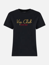 Schwarzes Damen-T-Shirt Emilie aus schwerer Baumwolle mit Vacanze Vip-Stickerei | VIP CLUB CORTINA SONDEREDITION