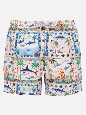 Gustavia Badeshorts in Mittellänge mit Hai-Print | KI-GEMEINSAM ENTWICKELTES DESIGN VON RICKDICK – ENTWICKELT VON RED-EYE