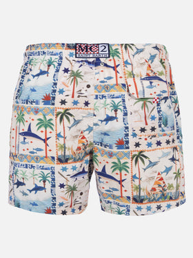 Gustavia Badeshorts in Mittellänge mit Hai-Print | KI-GEMEINSAM ENTWICKELTES DESIGN VON RICKDICK – ENTWICKELT VON RED-EYE
