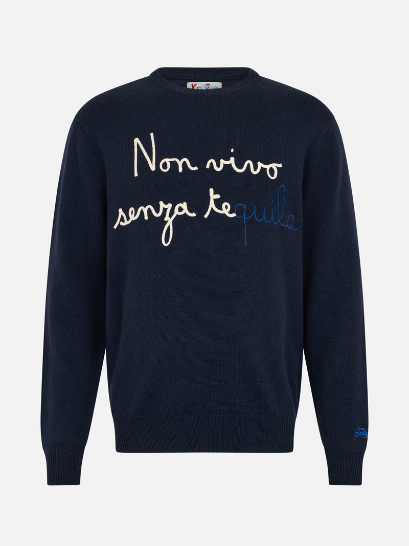 Man blue sweater Heron with Non vivo senza tequila embroidery