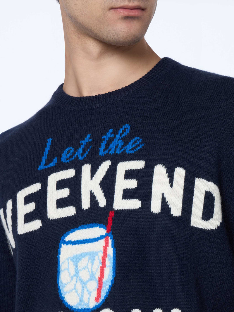 Man blue sweater Heron with Weekend be gin print