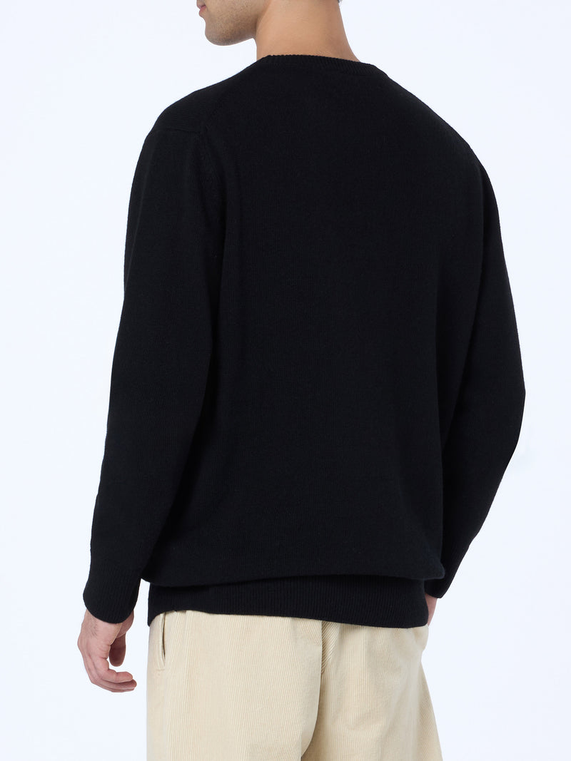 Man black sweater Heron with St. Barth Apres ski embroidery