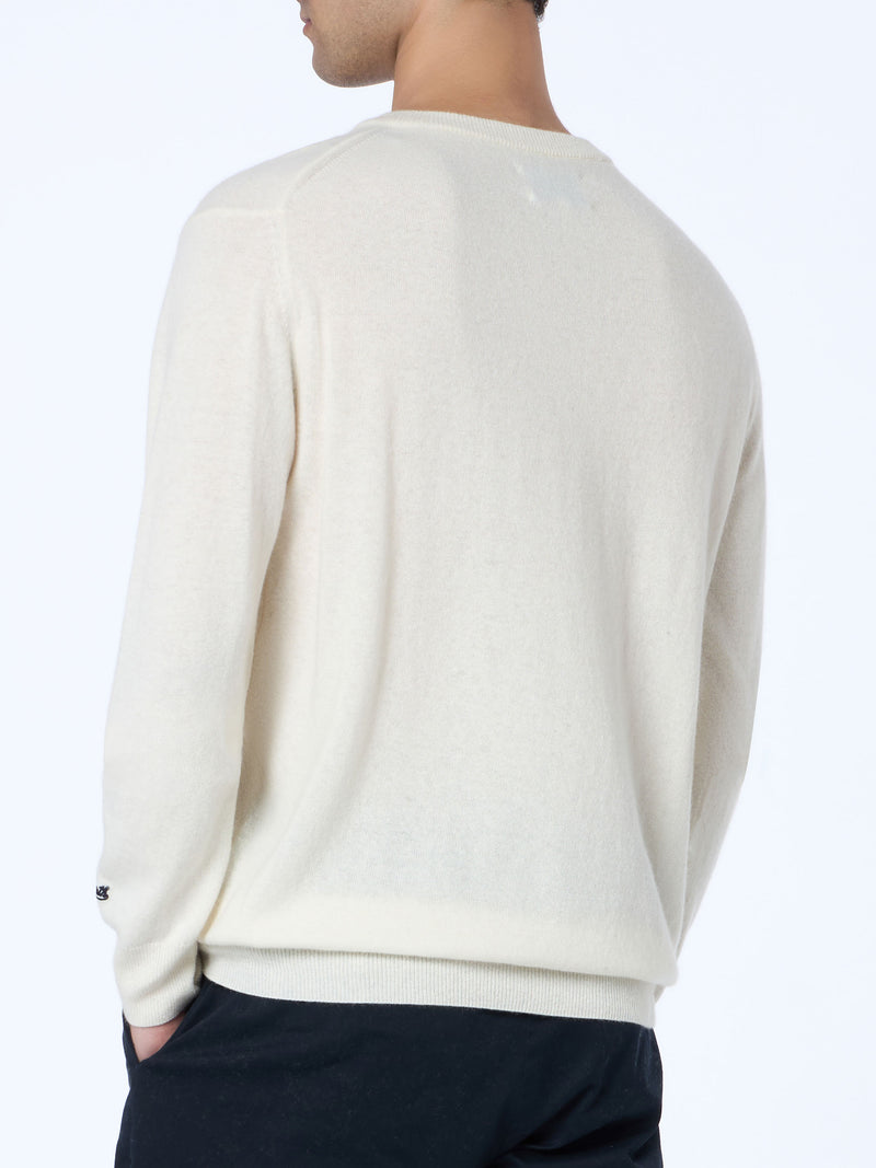 Man white sweater Heron with King apres ski embroidery