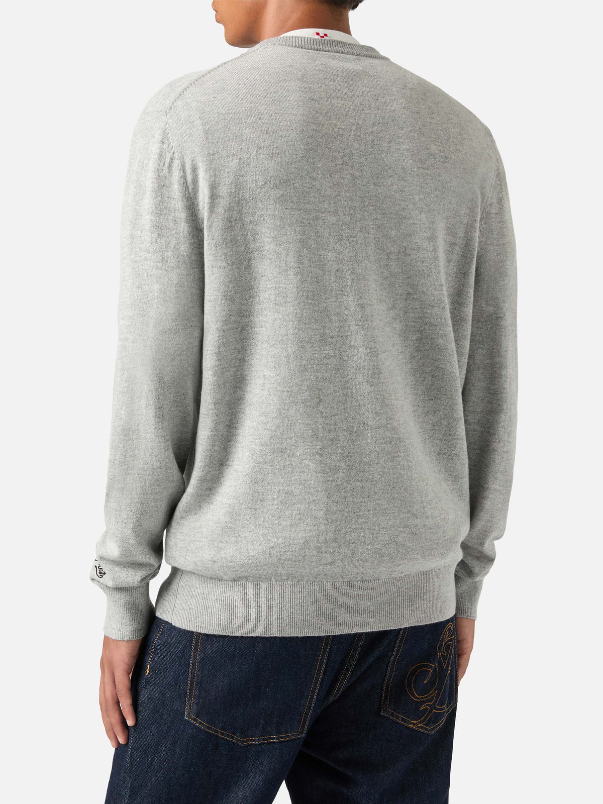 Maglia girocollo Heron Light grigia in misto lana e cashmere con ricamo Famola Strana