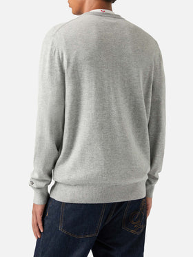 Maglia girocollo Heron Light grigia in misto lana e cashmere con ricamo Famola Strana