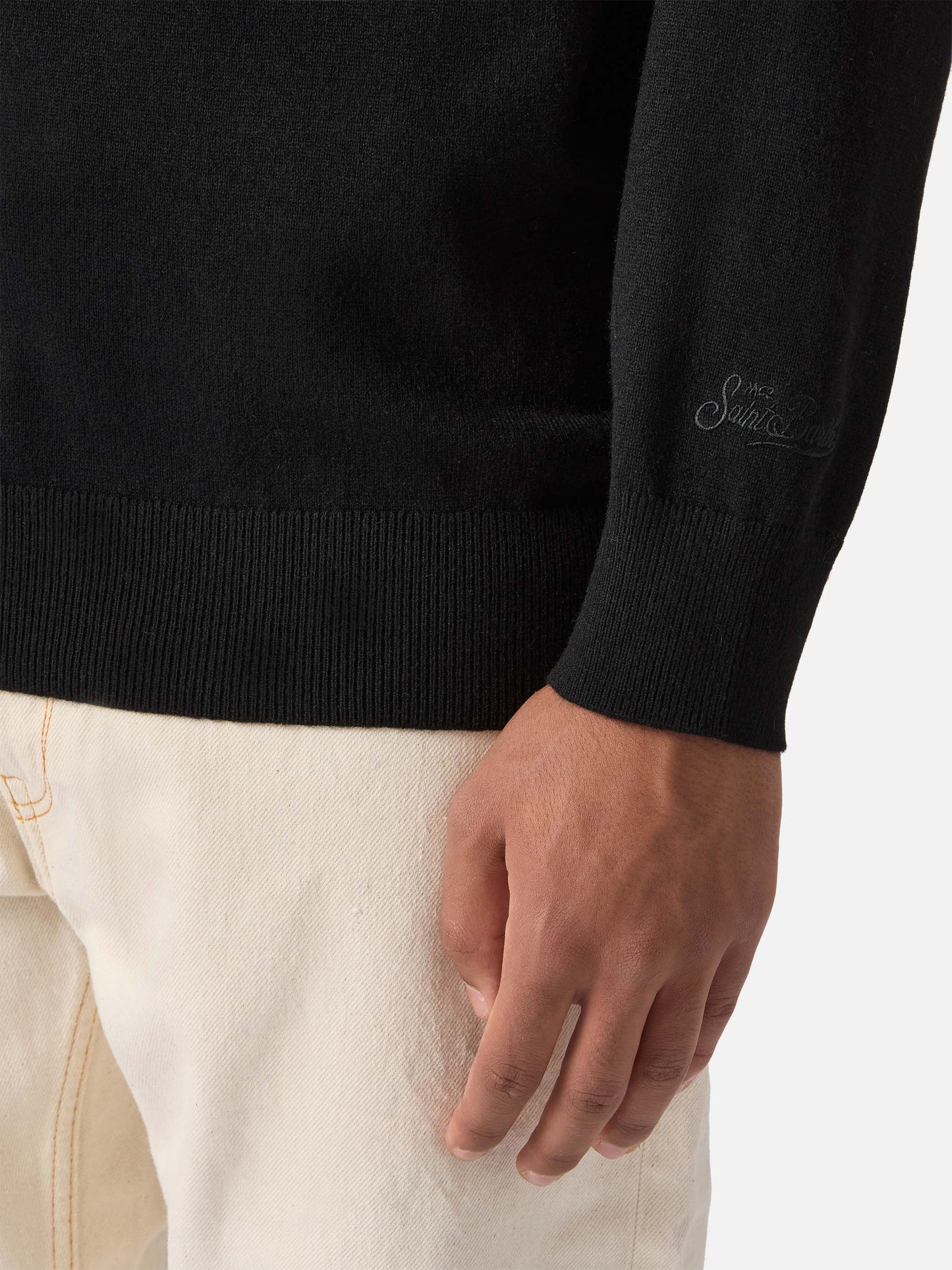 Rundhalspullover Heron Light mit goldener Power-Stickerei