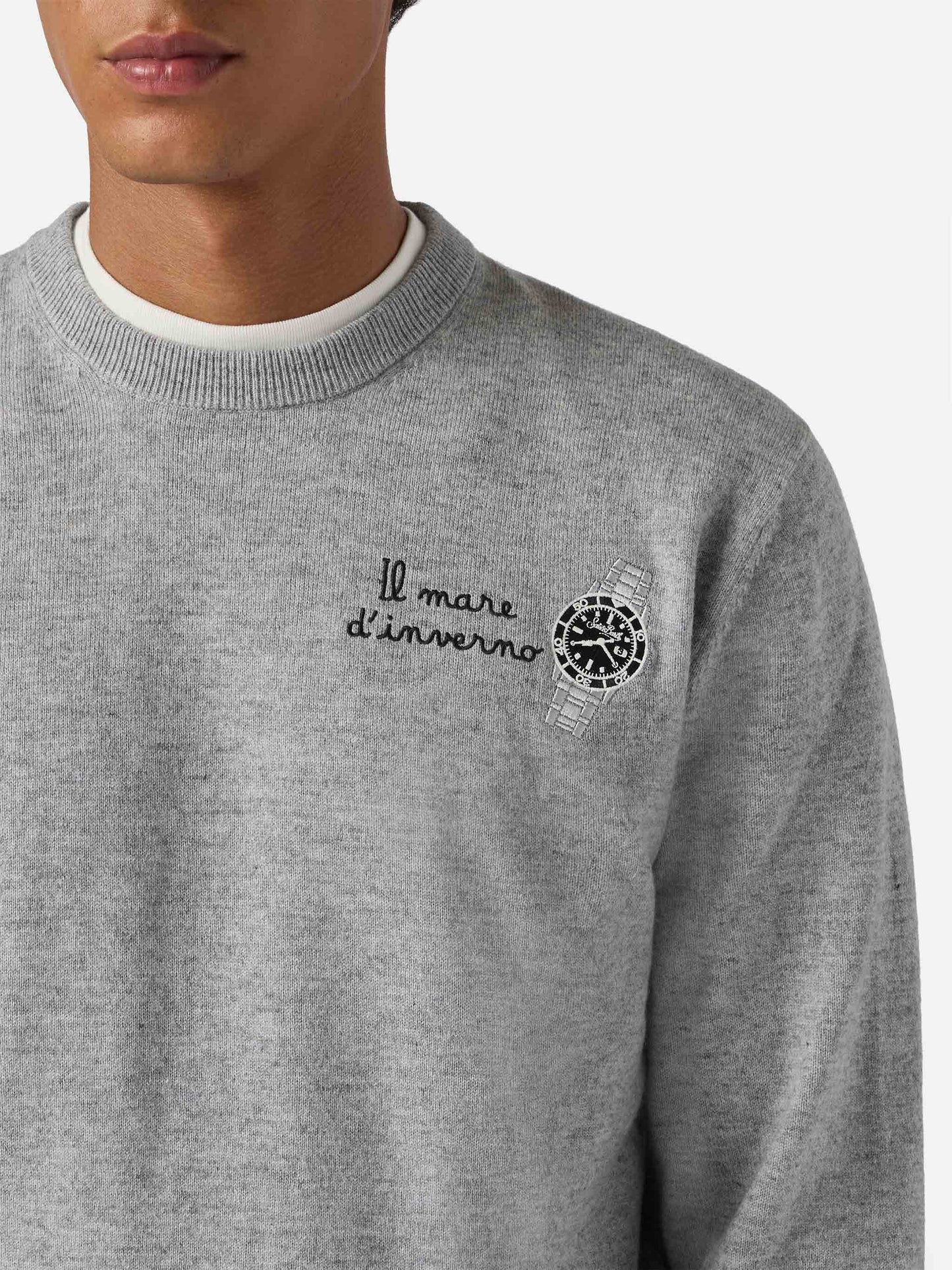 Rundhalspullover Heron Light mit Il mare d'inverno-Stickerei