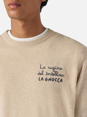 Crewneck Heron Light with La cugina del tortellino, la Gnocca! embroidery | VACANZE DI NATALE SPECIAL EDITION