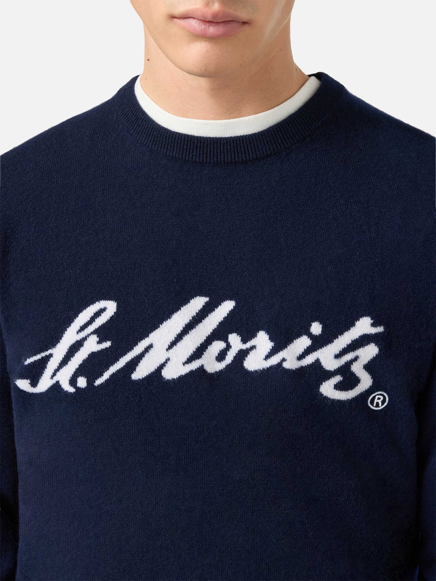 Heron Light Pullover aus 100 % blauem Kaschmir mit St. Moritz Intarsien | ST. MORITZ TOP OF THE WORLD
