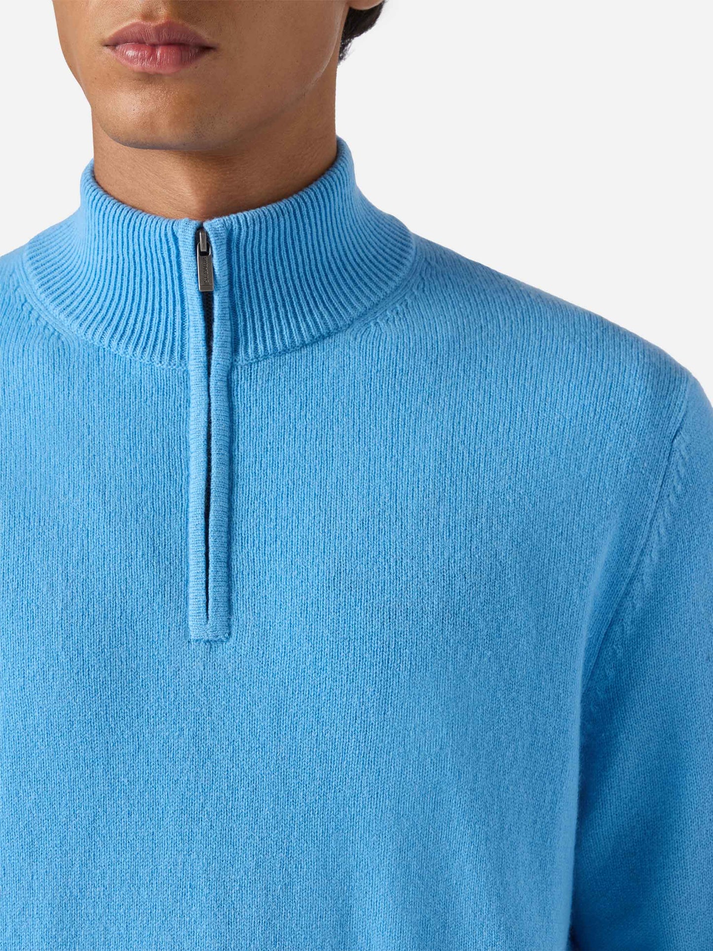 Jermyn Pullover mit halbem Reißverschluss aus 100 % Lammwolle in Puderblau